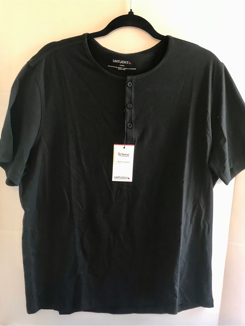 UNTUCKit Black Short-Sleeve Henley Tee Sz Lg NWT